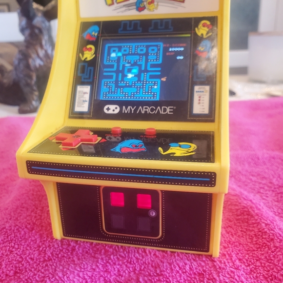 Arcade Pac-Man Mini Arcade Machine - Yellow - Picture 6 of 7